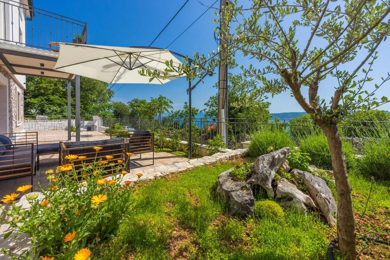 Villa Antani With Heated Pool, Sauna & Jacuzzi Crikvenica