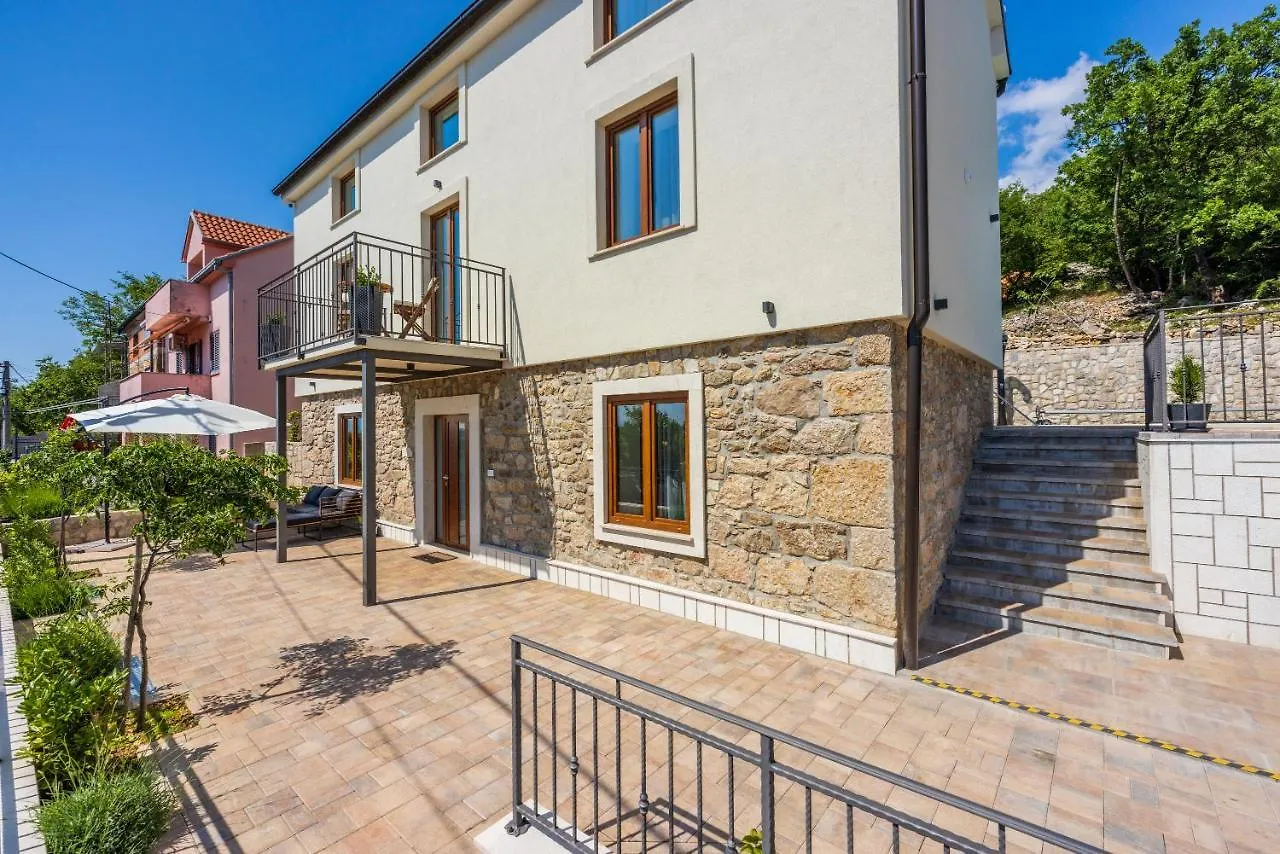 Villa Antani With Heated Pool, Sauna & Jacuzzi Crikvenica
