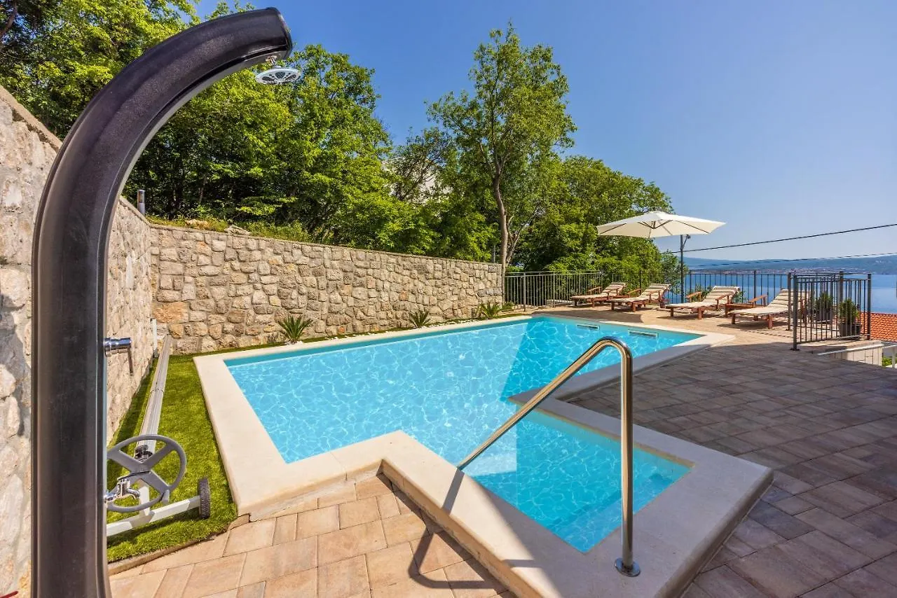 Villa Antani With Heated Pool, Sauna & Jacuzzi Crikvenica